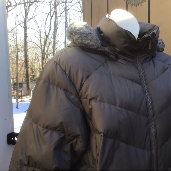 Columbia Long Puffer Coat w/ Detachable Hood, in EUC! - Picture 5 of 10